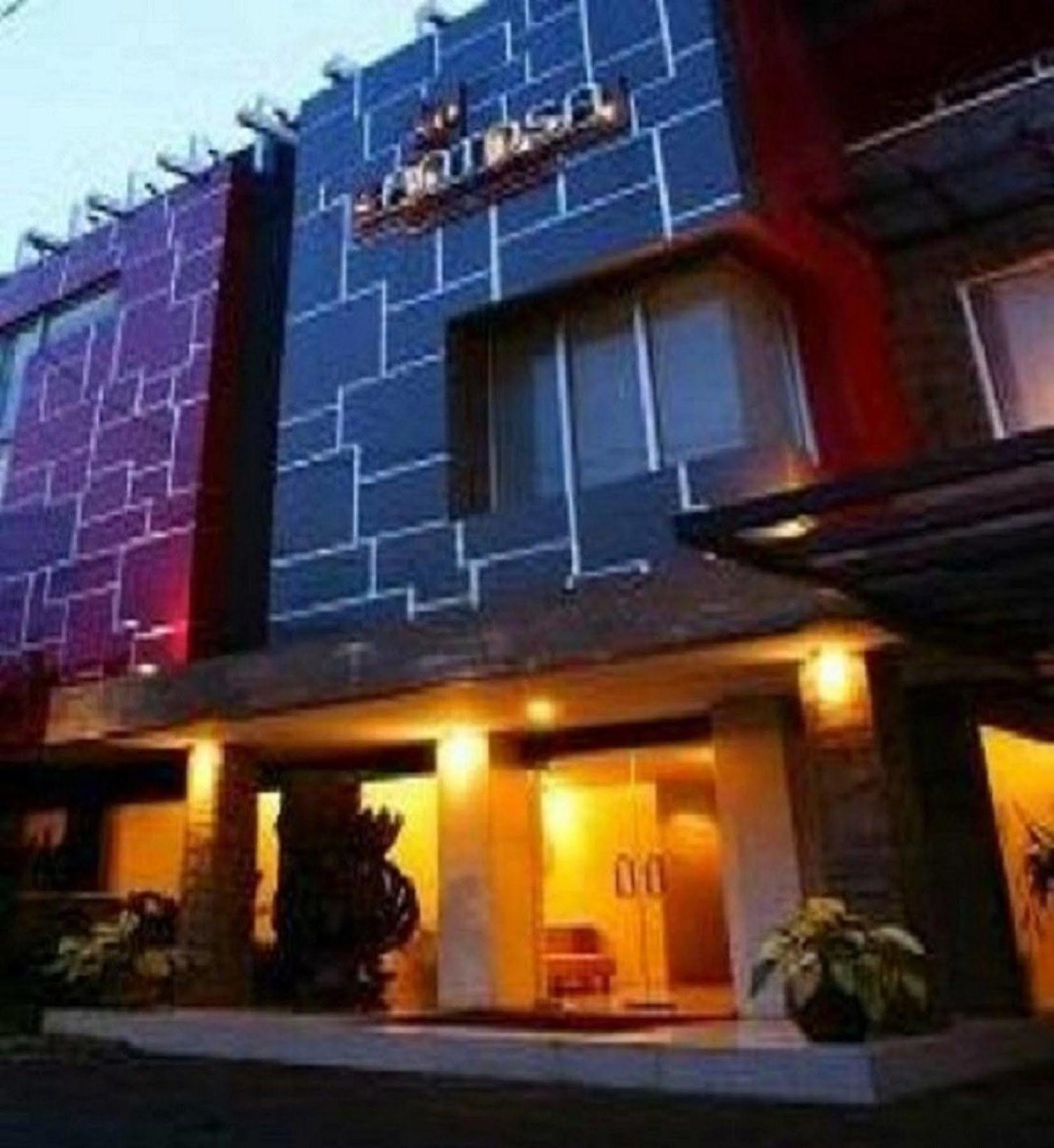 Santosa City Hotel Denpasar  Exterior photo