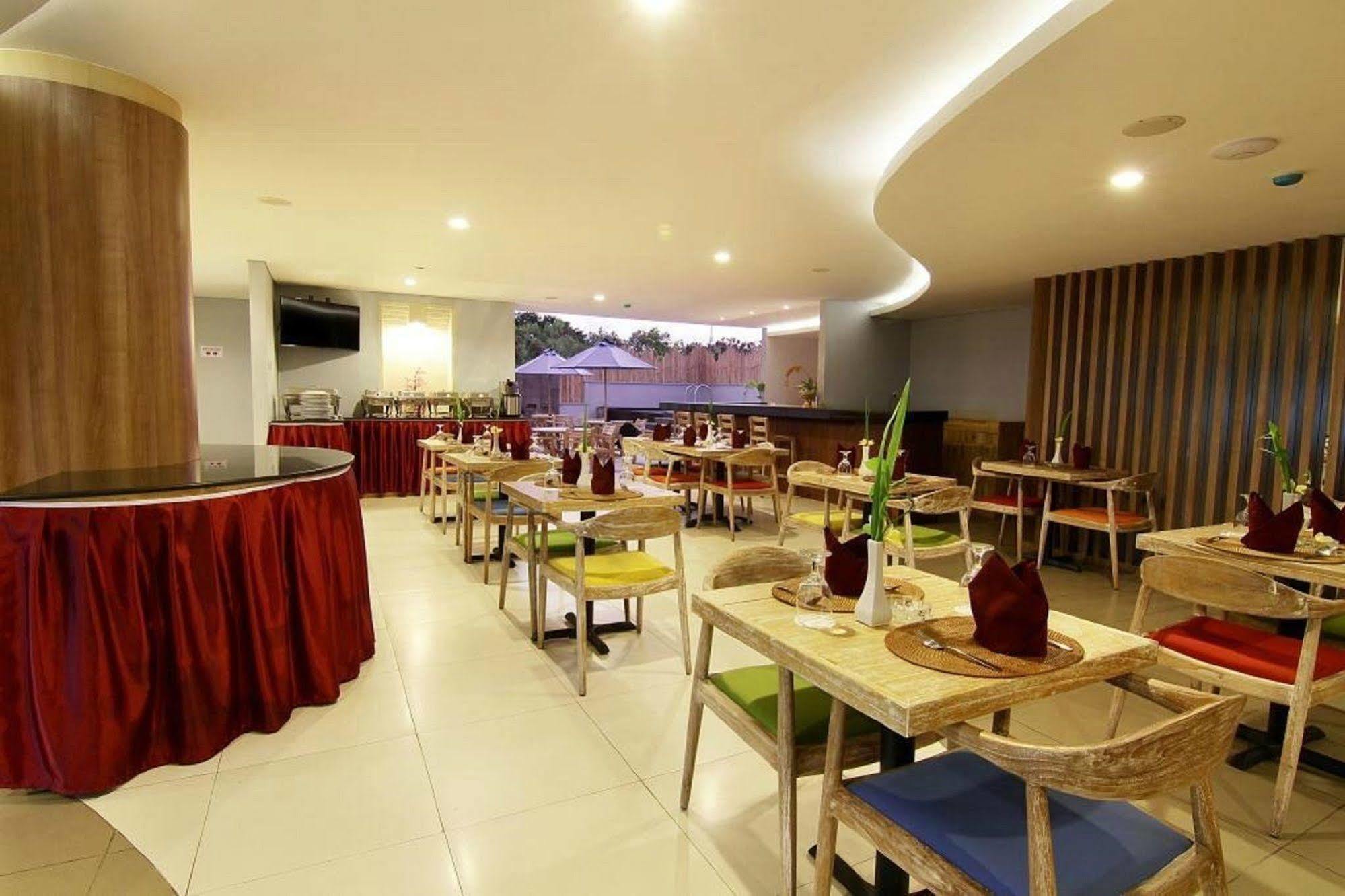 Santosa City Hotel Denpasar  Exterior photo