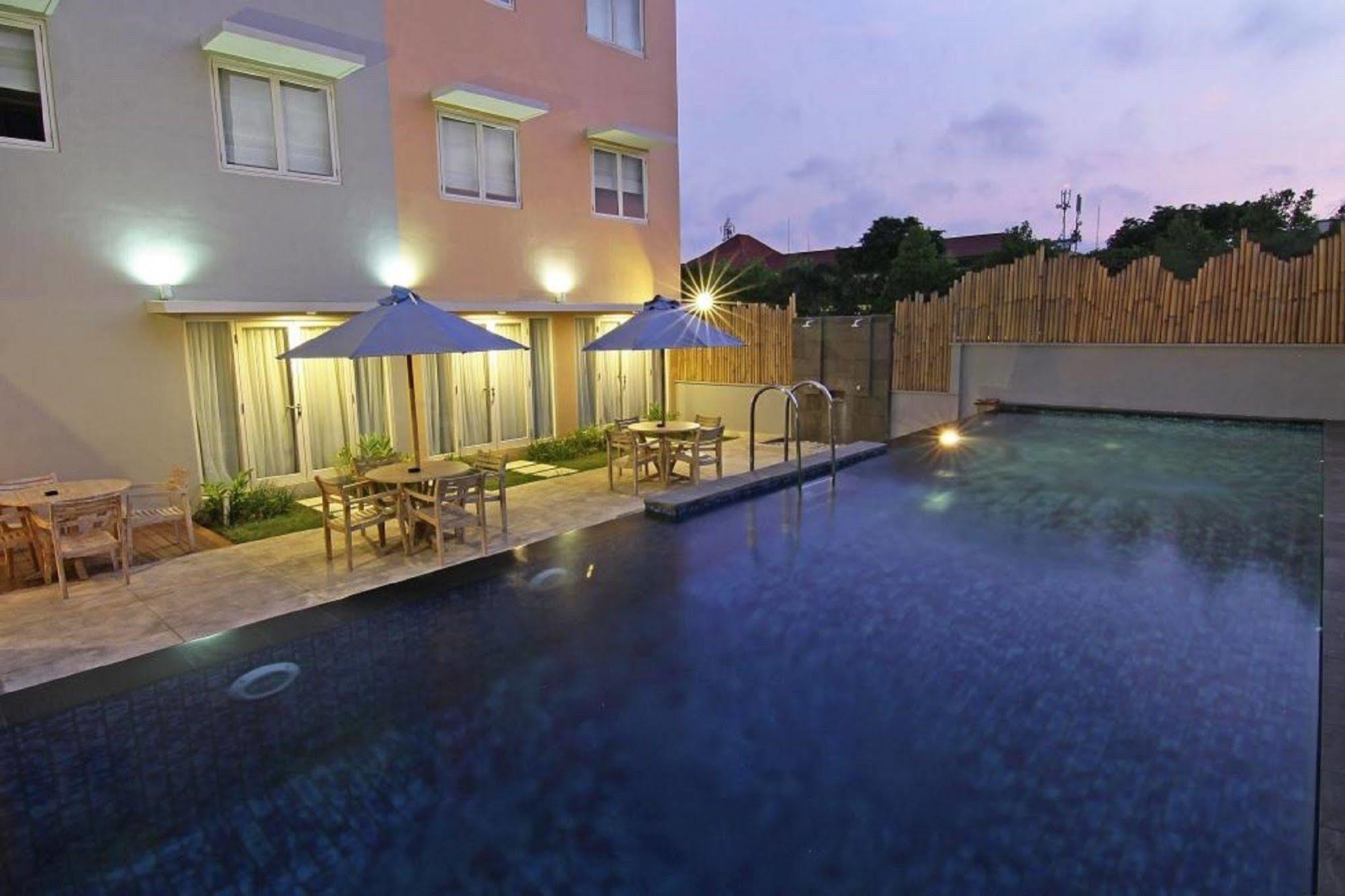 Santosa City Hotel Denpasar  Exterior photo