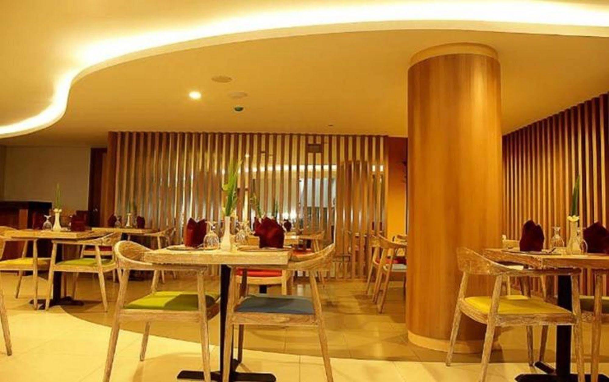 Santosa City Hotel Denpasar  Exterior photo